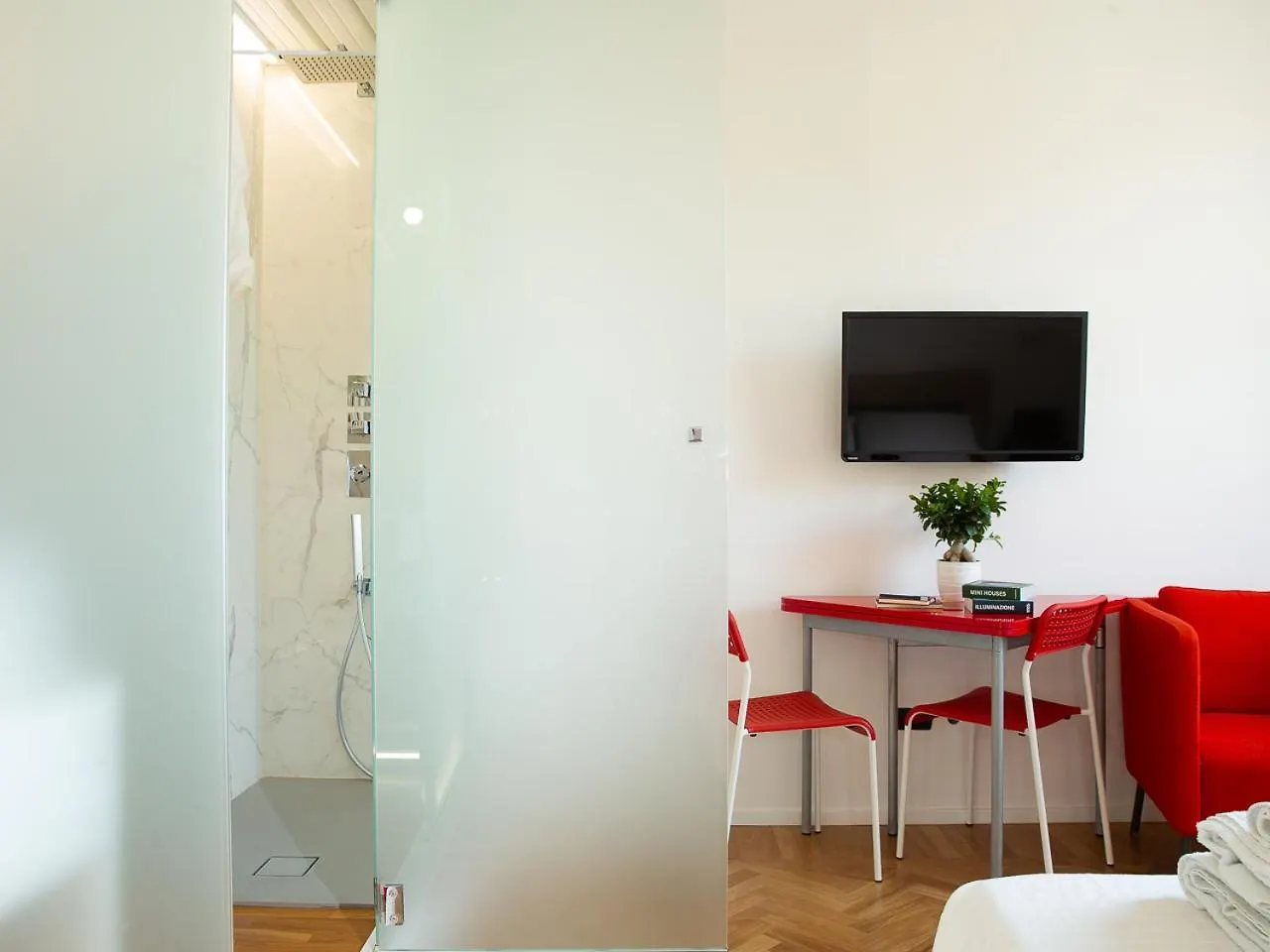 Room In Roma Isole 0*, Rome
